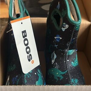 BOGS Kids Space Dinosaur Snow Boots - Black and Teal